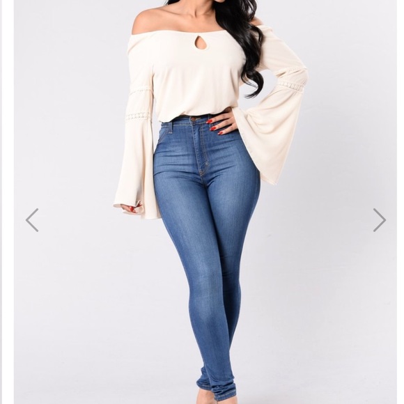 ❤️ Ivory Bell Sleeve Off the Shoulder Top ❤️ - Picture 7 of 7